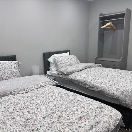 Modernised 4 Bedroom House Close To City Centre, Kep Stays Leeds  Exteriör bild