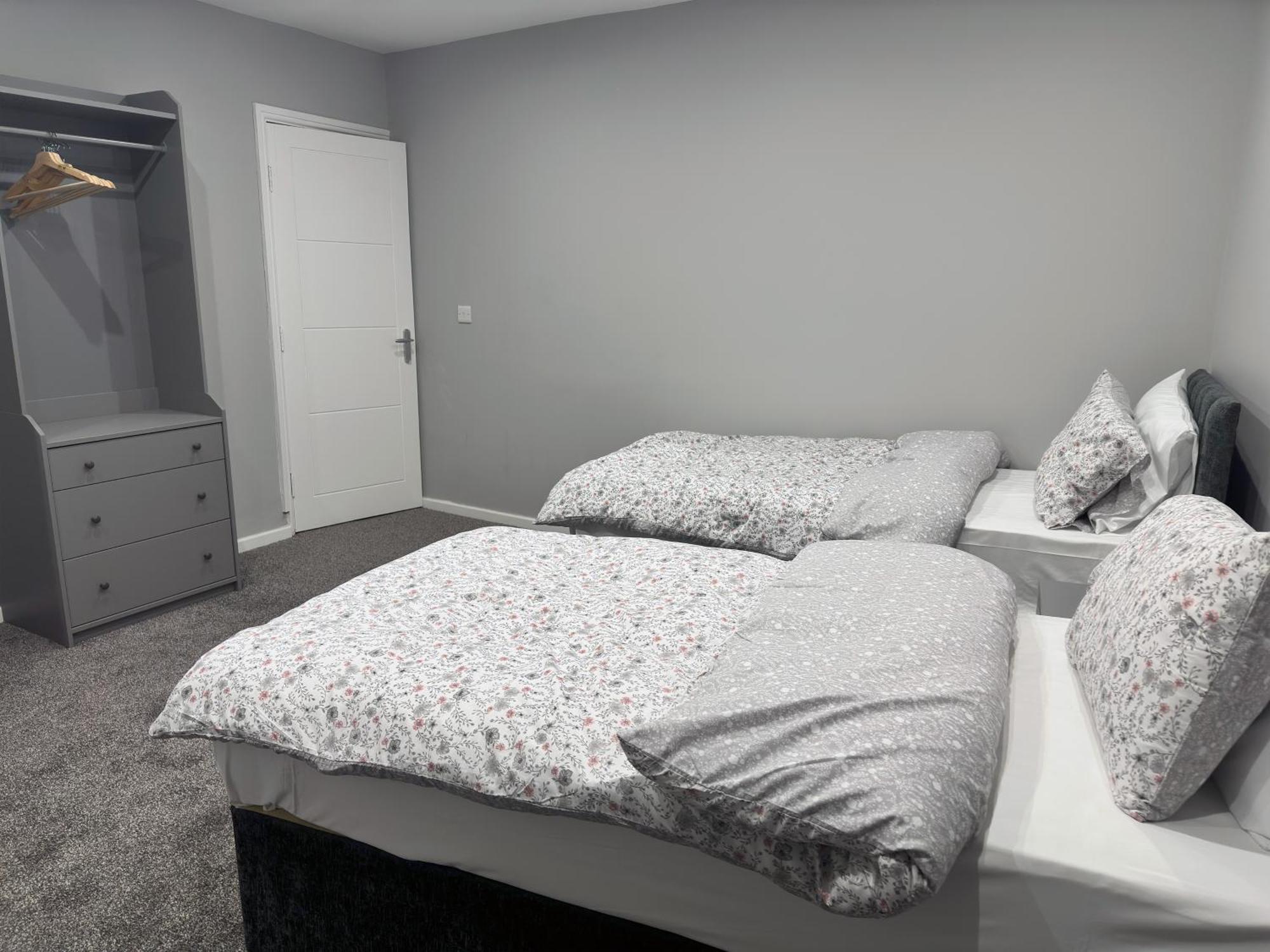 Modernised 4 Bedroom House Close To City Centre, Kep Stays Leeds  Exteriör bild